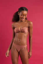 Laden Sie das Bild in den Galerie-Viewer, Image 12: Rio De Sol Bas Bottom Shimmer-Copper Essential
