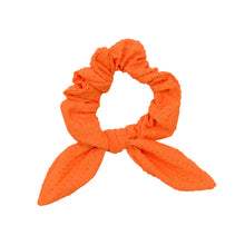 Laden Sie das Bild in den Galerie-Viewer, Product Front: Rio De Sol Chouchou Dots-Orange Scrunchie
