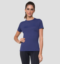 Laden Sie das Bild in den Galerie-Viewer, Model Back: Uv Line Fitness Haut Uvpro Br Mc Marinho Fem
