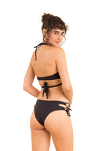 Laden Sie das Bild in den Galerie-Viewer, Model Back: Rio De Sol Bas Bottom Dots-Black Madrid
