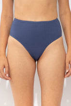 Laden Sie das Bild in den Galerie-Viewer, Gallery: Rio De Sol Bas Bottom Carmel-Blue Hotpants
