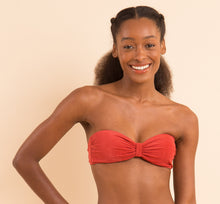 Laden Sie das Bild in den Galerie-Viewer, Image 09: Rio De Sol Haut Top Malibu-Chili Bandeau-Duo
