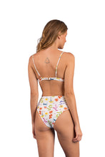 Laden Sie das Bild in den Galerie-Viewer, Model Back: Rio De Sol Bas Bottom Countryside Hotpants
