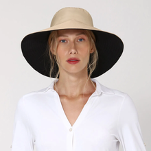 Laden Sie das Bild in den Galerie-Viewer, Model Front: Uv Line Chapeau Souple/Capeline San Diego Kaki/Preto
