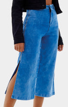 Laden Sie das Bild in den Galerie-Viewer, Model Front: Alto Giro Fitness Bas Calca Viana Panta Court
