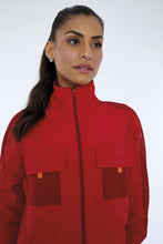 Laden Sie das Bild in den Galerie-Viewer, Image 05: Alto Giro Fitness Haut Jaqueta Techno Taslon Com Bolsos Vermelho Haute Red
