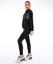 Laden Sie das Bild in den Galerie-Viewer, Image 04: Alto Giro Fitness Haut Jaqueta Tecnospan Recortes Preto
