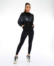 Laden Sie das Bild in den Galerie-Viewer, Image 08: Alto Giro Fitness Haut Jaqueta Tecnospan Recortes Preto
