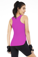 Laden Sie das Bild in den Galerie-Viewer, Model Back: Alto Giro Fitness Haut Regata Skin Fit Alongada Gola V Pink Orchid
