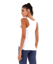 Laden Sie das Bild in den Galerie-Viewer, Model Back: Alto Giro Fitness Haut Regata Skin Fit Inspiracionais Branco Optico
