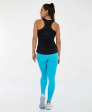 Laden Sie das Bild in den Galerie-Viewer, Model Back: Alto Giro Fitness Haut Regata Skin Fit Tule E Laser Preto
