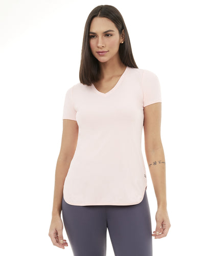 Model Front: Alto Giro Fitness Haut T-Shirt Skin Fit Alongada Gola V Rosa Respire