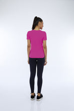 Laden Sie das Bild in den Galerie-Viewer, Image 05: Alto Giro Fitness Haut T-Shirt Skin Fit Inspiracionais Pink Choque

