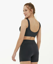 Laden Sie das Bild in den Galerie-Viewer, Model Back: Alto Giro Fitness Haut Top Block Costas Regata Preto
