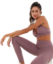 Laden Sie das Bild in den Galerie-Viewer, Image 02: Alto Giro Fitness Haut Top Dupla Face Up Co2 Tira Costas Marrom Taupe
