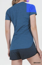 Laden Sie das Bild in den Galerie-Viewer, Model Back: Alto Giro Fitness Haut Top Fit Rajado
