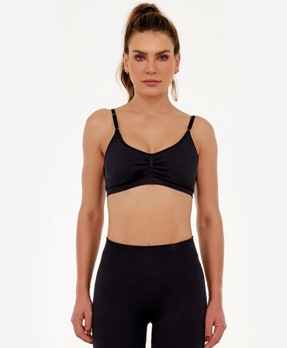 Model Front: Alto Giro Fitness Haut Top Sem Costura Essential Preto