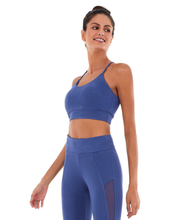 Laden Sie das Bild in den Galerie-Viewer, Image 04: Alto Giro Fitness Haut Top Staff Alcinha Dupla Face Azul Movement
