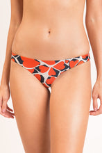 Laden Sie das Bild in den Galerie-Viewer, Bottom Amore-Red Essential
