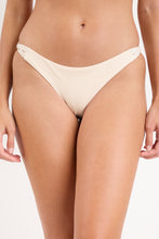 Laden Sie das Bild in den Galerie-Viewer, Bottom Malibu-Natural Essential-Iris
