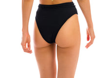 Laden Sie das Bild in den Galerie-Viewer, Unterteil St-Tropez-Schwarze Hotpant-High
