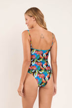 Laden Sie das Bild in den Galerie-Viewer, Flair Cleo
