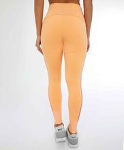 Laden Sie das Bild in den Galerie-Viewer, Leggings Blackout II C/ Recorte Verticale Laranja Gym
