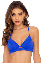 Laden Sie das Bild in den Galerie-Viewer, Model Front: Luli Fama Haut Top High Blue My Mind Orillas

