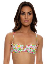 Laden Sie das Bild in den Galerie-Viewer, Model Front: Luli Fama Haut Top Sweetheart Limoncello
