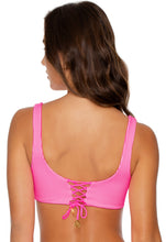 Laden Sie das Bild in den Galerie-Viewer, Model Back: Luli Fama Haut Top Tank Barbie Pink Luli Babe
