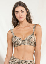 Laden Sie das Bild in den Galerie-Viewer, Gallery: Maaji Haut Top Bailey Joile Python
