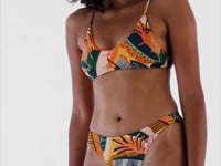 Laden und Abspielen von Videos im Galerie-Viewer, Video: Rio De Sol Ensemble Set El-Arco Bralette Essential-Comfy
