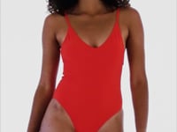 Laden und Abspielen von Videos im Galerie-Viewer, Video: Rio De Sol Une Pièce Rouge Hype
