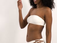 Laden und Abspielen von Videos im Galerie-Viewer, Video: Rio De Sol Bas Bottom Off-White Madrid
