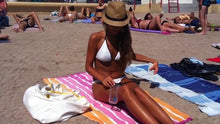 Laden und Abspielen von Videos im Galerie-Viewer, Video: Seawag Sac De Plage Waterproof Case Pink
