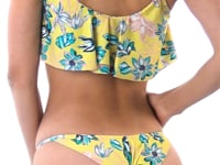 Laden und Abspielen von Videos im Galerie-Viewer, Video: Rio De Sol Haut Top Florescer Babado
