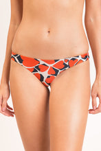 Laden Sie das Bild in den Galerie-Viewer, Gallery: Rio De Sol Bas Bottom Amore-Red Essential
