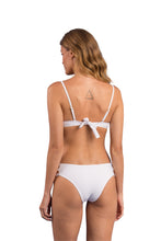 Laden Sie das Bild in den Galerie-Viewer, Model Back: Rio De Sol Bas Bottom Bora-White Madrid-Trio
