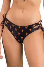 Laden Sie das Bild in den Galerie-Viewer, Gallery: Rio De Sol Bas Bottom Cashew Madrid
