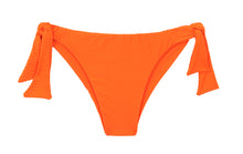 Laden Sie das Bild in den Galerie-Viewer, Product Front: Rio De Sol Bas Bottom Dots-Orange Italy
