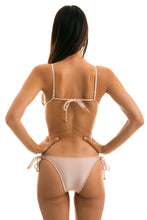 Laden Sie das Bild in den Galerie-Viewer, Model Back: Rio De Sol Bas Bottom Essence Invisible
