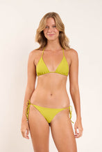 Laden Sie das Bild in den Galerie-Viewer, Model Front: Rio De Sol Bas Bottom Fluity-Abacateiro Ibiza-Comfy
