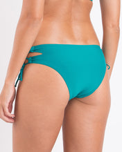 Laden Sie das Bild in den Galerie-Viewer, Image 05: Rio De Sol Bas Bottom Grove Madrid
