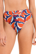 Laden Sie das Bild in den Galerie-Viewer, Gallery: Rio De Sol Bas Bottom Leaves Hotpants
