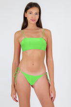 Laden Sie das Bild in den Galerie-Viewer, Model Front: Rio De Sol Bas Bottom Lemon Ibiza-Comfy
