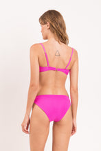 Laden Sie das Bild in den Galerie-Viewer, Model Back: Rio De Sol Bas Bottom Malibu-Rosa Essential-Comfy
