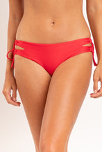 Laden Sie das Bild in den Galerie-Viewer, Gallery: Rio De Sol Bas Bottom Microfibra-Chic-Red Madrid
