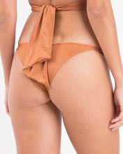 Laden Sie das Bild in den Galerie-Viewer, Image 05: Rio De Sol Bas Bottom Nocciola Cheeky-Fixa
