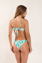 Laden Sie das Bild in den Galerie-Viewer, Model Back: Rio De Sol Bas Bottom Pua-Valley Kai
