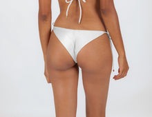 Laden Sie das Bild in den Galerie-Viewer, Image 06: Rio De Sol Bas Bottom Shimmer-White Cheeky-Rope
